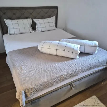 Paradiso - Free Parking Novi Sad