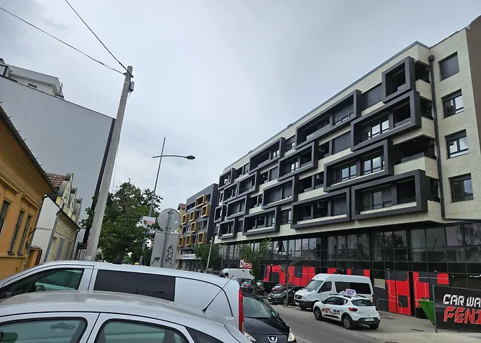 Paradiso - Free Parking 노비사드